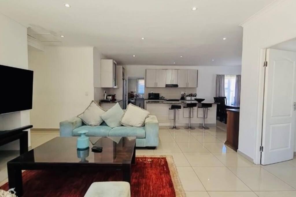 West Coast Comfortable Stays Cape Town Eksteriør bilde